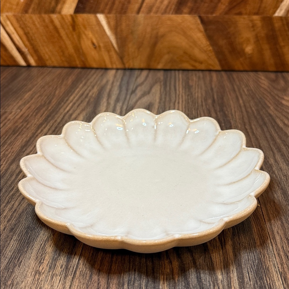 Costa Nova Cream Stoneware Appetizer/ Dessert Plate
